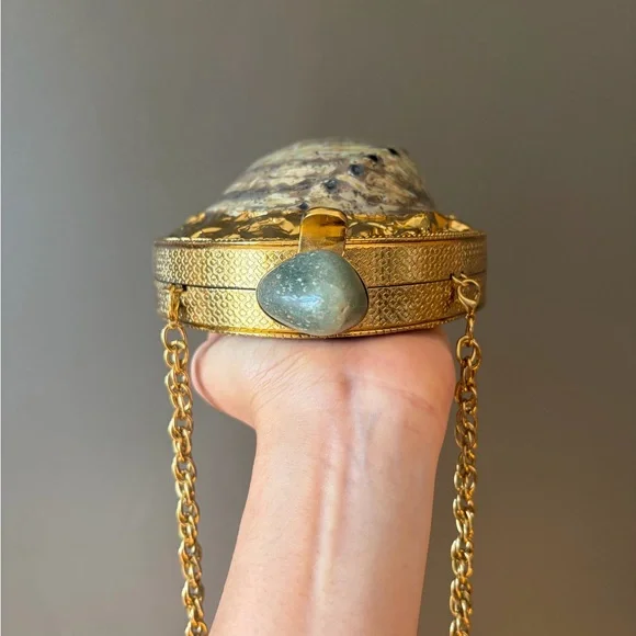 Elegant Gold and Iridescent Shell Women's Bag - Picture 6 of 7